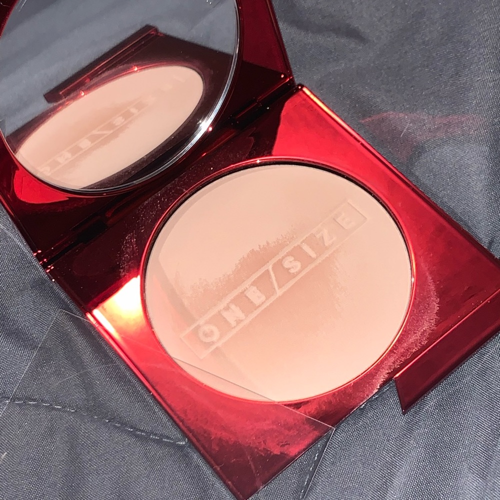 One/Size Foundation Powder
